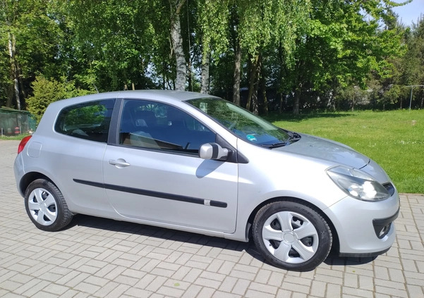 Renault Clio cena 8900 przebieg: 210000, rok produkcji 2005 z Kalety małe 466